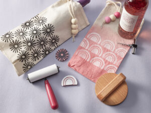 Speedy-Carve Stamps Fabric Wine Bags